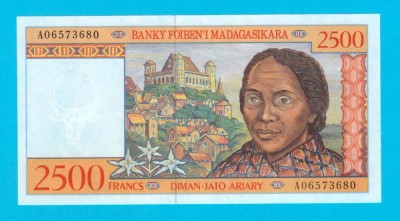 Bancnotă Madagascar (pick 81) 2500 Francs 1998 UNC serie: A06573680 foto