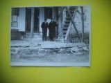 Fotografie Basarabia Moldova, Tip CP-RO, Barbati in Fata Casei, Colectie