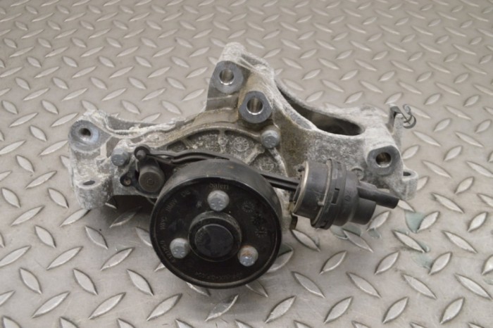 Pompa de apa BMW 3 F30, F80 2012 14697053