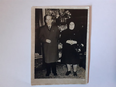 Fotografie dimensiune CP cu bărbat și femeie din Constanța &amp;icirc;n 1975 foto