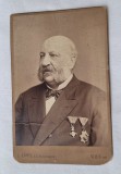 CVD - Poza veche anii 1900 - fotografie pe carton, domn decorat - fotografie realizata de atelierele J. Lowy din Viena