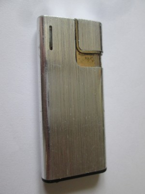 Bricheta colectie Zenith,pierde gazul foto