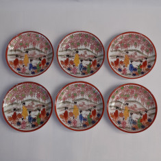 Portelan vintage japonez, set sase farfurii pentru cesti, decorate cu gheise
