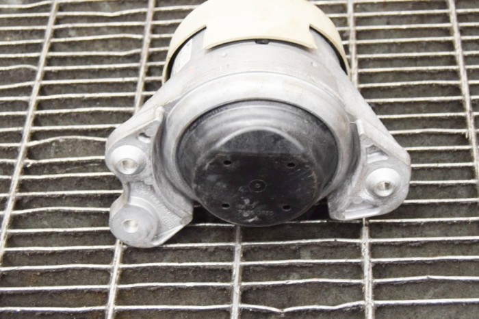 Suport motor dreapta MERCEDES-BENZ GLC X253, C253 2016 OEM: A2052407900 11831645