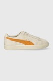 Puma sneakers din piele &icirc;ntoarsă Clyde OG culoarea bej 391962