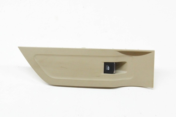 Buton geam ușă st&acirc;nga față SKODA SUPERB III Estate 3V5 2018 OEM: 3V2867171 13932333