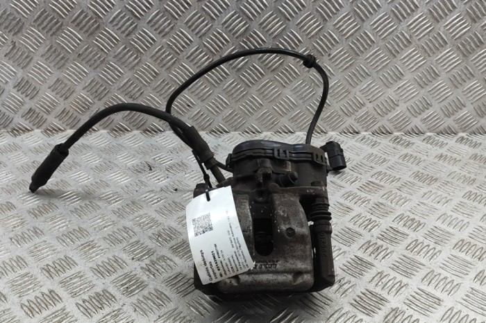 Etrier de fr&acirc;nă dreapta spate INFINITI Q30 2019 OEM: A0004232481 31439021