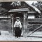 Batrana de la tara in fata portii, anii &#039;30// reproducere de epoca