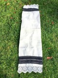Stergar vechi taranesc, din panza de canepa tesuta in casa, tindeu, model traditional cu negru, dantela facuta de mana cu croseta din ata macrame