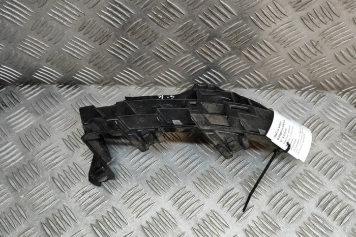 Suport bara de protecție st&acirc;nga spate VW PASSAT B8 3G2 2018 OEM: 3G5807483A | 22269467