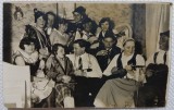 Fotografie tip Carte postala, La petrecere, perioada interbelica