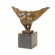 Gimnasta - statueta moderna din bronz pe soclu din marmura KF-36