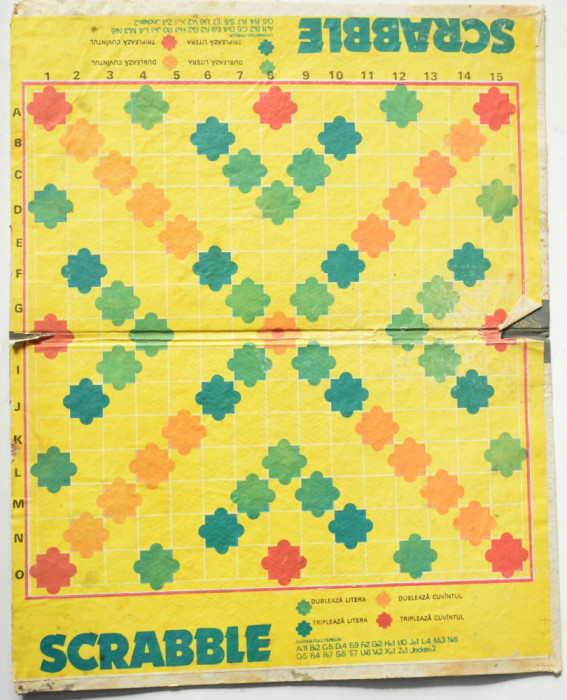 Plansa veche joc romanesc Scrabble perioada RSR , cartonata