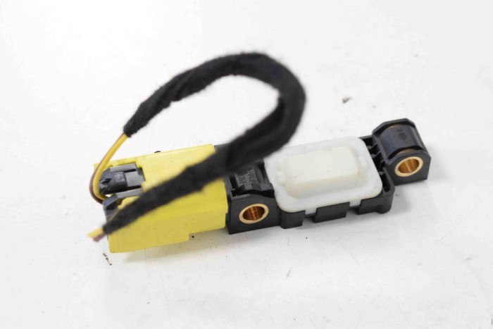 Senzor de impact st&acirc;nga spate PORSCHE CAYENNE 9PA 2007 OEM: 4B0959643E | 10258398