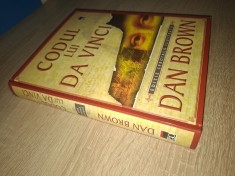 Codul lui Da Vinci (editie speciala ilustrata) - Dan Brown
