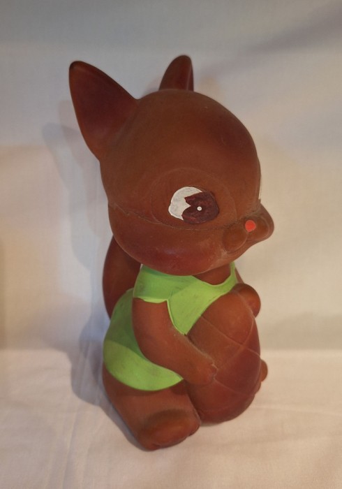 VEVERITA figurina din cauciuc Jucarie Aradeanca anii 1970 varianta culoare RARA