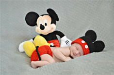 Costum bebelusi crosetat Mickey Mouse- sedinte foto- botez foto