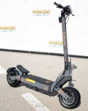 Trotineta electrica adulti Kukirin G4 (2026) motor 2000 W, viteză maximă 70 km/h, baterie cu litiu 60 V 20 Ah, anvelope de 11 inchi, in stoc