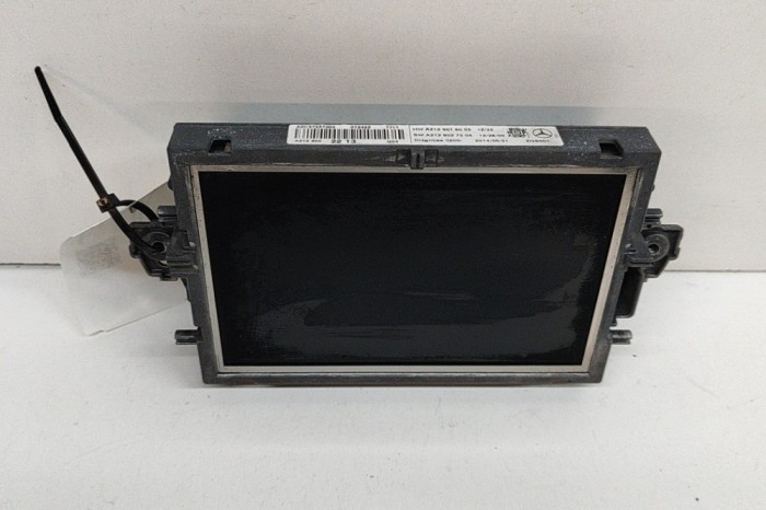 Ecran de navigație MERCEDES-BENZ CLS C218 2014 OEM: A2129018005,A2129027305,A2129002213,A2C37337000 27856401