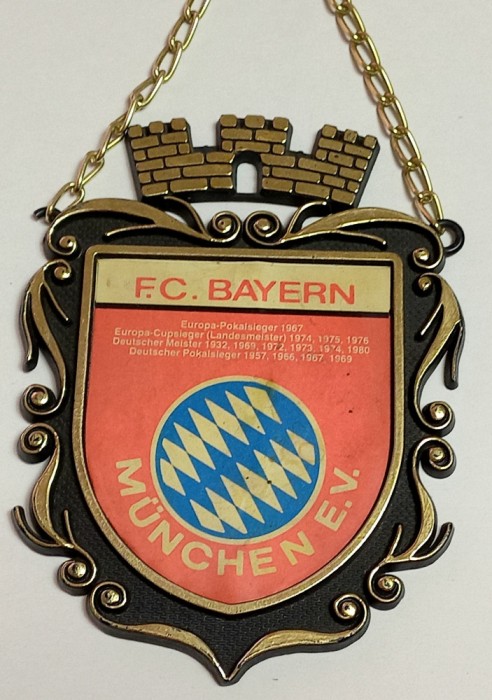 Fanion fotbal - FC BAYERN MUNCHEN (urechiusa din stanga rupta)