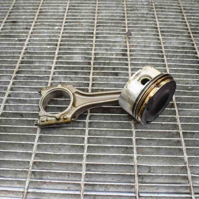 Piston AUDI Q5 8R 2010 OEM: 06H198401A06H107065BE foto