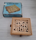 JOC VECHI ROMANESC - LABIRINT - COOP MOBILA SI TAPITERIE CLUJ-NAPOCA