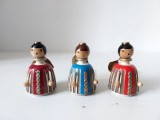 3 figurine lemn ingeri decor Craciun, vintage Germania, 5 cm inaltime