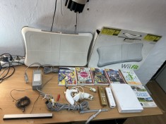 NINTENDO WII CU MANETE SI JOCURI MULTE foto