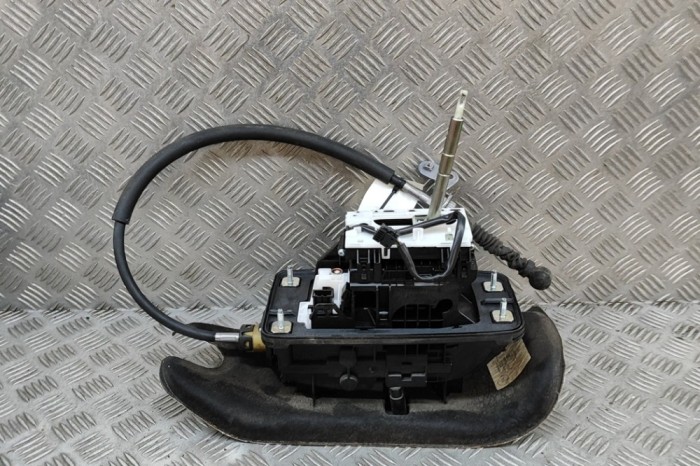 Timonerie cutie de viteze AUDI Q5 8R 2015 OEM: 8R0713077B,8R1713041P 30667712