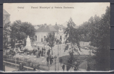 GALATI PARCUL MUNICIPAL SI STATUIA MIHAI EMINESCU foto