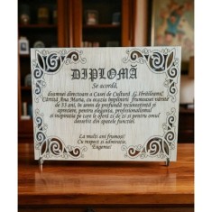 Diplomă personalizată din lemn Albasia &ndash; cadou zi de naștere sau aniversare