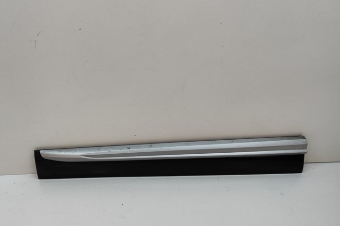 Bandou inferior ușă dreapta față AUDI Q5 FY 2021 OEM: 80A853960A | 29374132