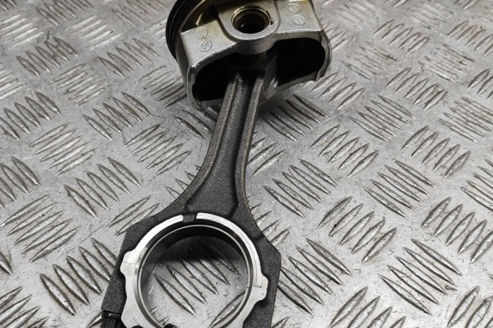 Piston LEXUS RX _L1_ 2010 OEM: 13101-31091,13201-39135 | 3897090