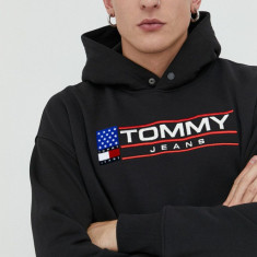 Tommy Jeans bluza barbati, culoarea negru, cu glugă, cu imprimeu