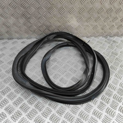 Garnitura de cauciuc haion VW T-CROSS C11 2024 OEM: 2GM827705C 31404439 foto