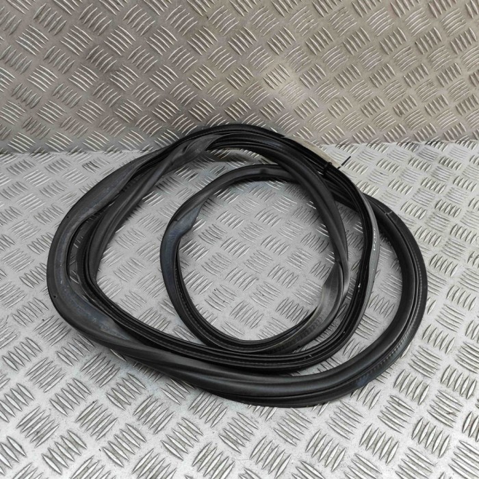 Garnitura de cauciuc haion VW T-CROSS C11 2024 OEM: 2GM827705C 31404439