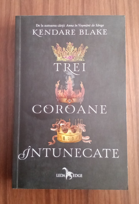 Trei coroane &icirc;ntunecate - Kendare Blake