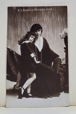 M.S REGINA CU PRINCIPESA ILEANA , POZAND IN STUDIO , FOTOGRAFIE TIP CARTE POSTALA foto