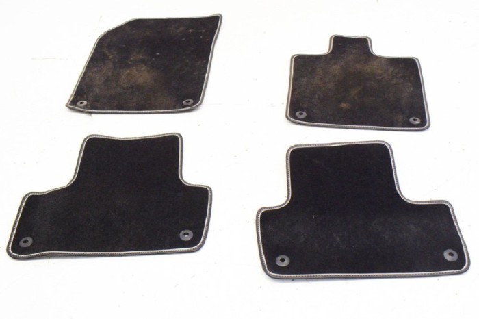 Set covorașe VOLVO XC60 II 246 2019 OEM: 32216561 | 11266141