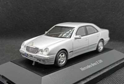 Macheta Mercedes E-Klasse - Herpa 1/43 foto