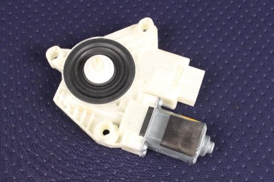 Motor macara geam ușă st&amp;acirc;nga spate VW PASSAT Variant B8 3G5 2015 OEM: 5Q4959812 2498063 foto