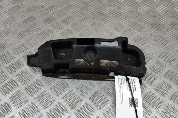 Suport bara de protecție dreapta spate SKODA SUPERB III 3V3 2016 OEM: 3V5807394A 29502202