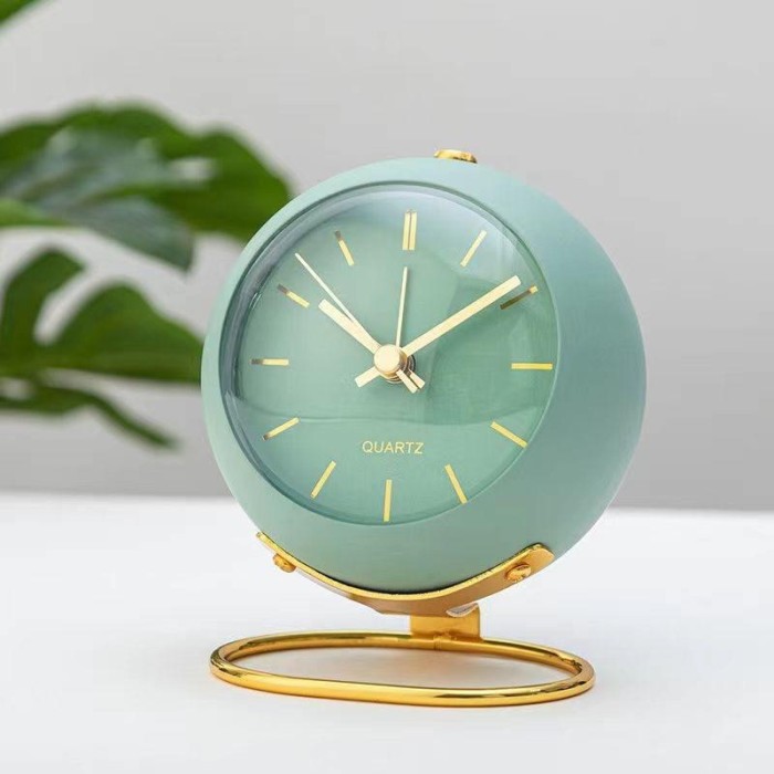 Ceas desteptator Luxury analogic , design clasic din metal, functie silentioasa cu iluminare de noapte, Verde