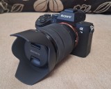 Aparat foto Mirrorless Sony Alpha A7III , 24.2 MP, Full-Frame, E-Mount, 4K HDR, 4D Focus, Wi-Fi, NFC, + Obiectiv 28-70 mm + Card 512 GB Kingston V60