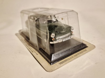 Warszawa 223 - 1/43 foto