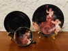 SET DE 3 PIESE DIN PORTELAN FIN- DECOR CU INGERASI