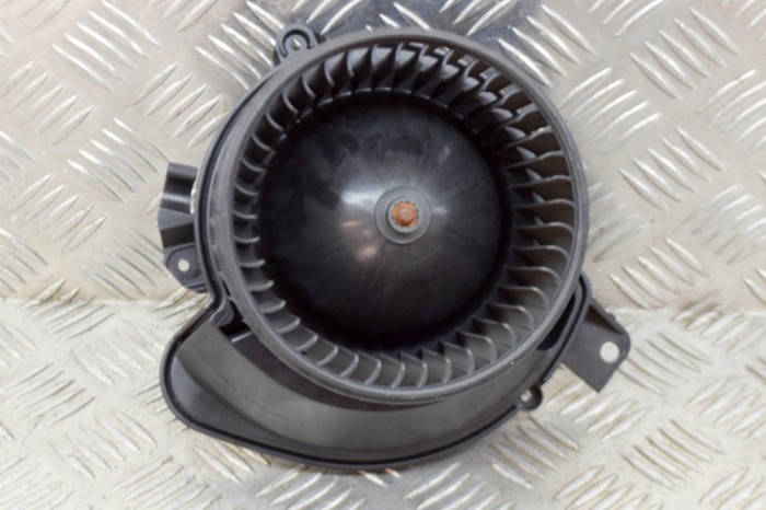 Ventilator aeroterma OPEL CORSA E 2019 OEM: 13335074 13621064