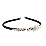 Bentita de par neagra cu flori