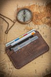Cumpara ieftin Portcard din Piele Naturala Cusut Manual Remus , Suport Carduri Plat Minimalist, Diverse Culori