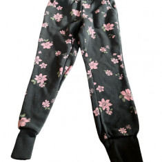 Pantaloni lungi , model cu flori , marimea 6-7 ani